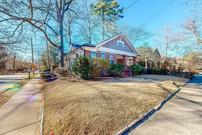 Image de Art-filled duplex near the city with hardwood flooring & study - dog-friendly