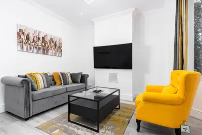 Image de Cosy 2 Bed House Close to Station