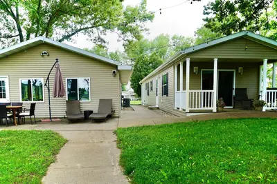 Image de Waterfront cabin with amazing views- Short drive to Dubuque, Ia