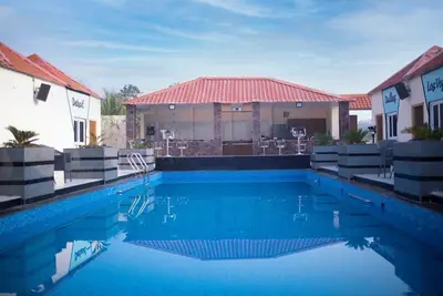Image de Farmhouse and Partylawn