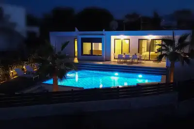 Image de Hospitality and comfort are the words that represent Kyamon Estate Luxury Villa