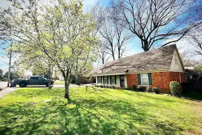 Image de Combination 2 houses! 9 Br Total