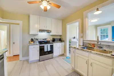 Image de Home on Locklies Creek w\/ Boat Dock & Lift!