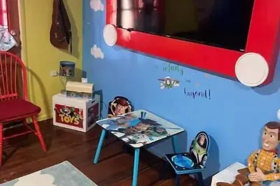 Image de Pixar themed house