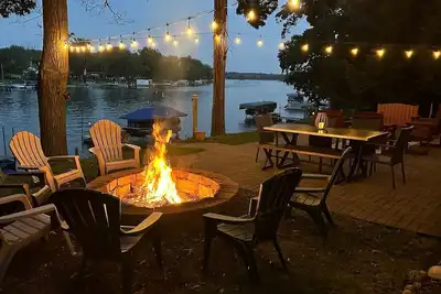 Image de Waterfront with Dock & King Bed