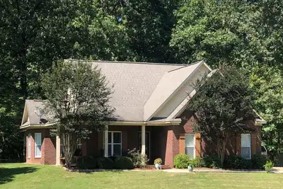 Image de Rebel Getaway 5 Miles From Campus