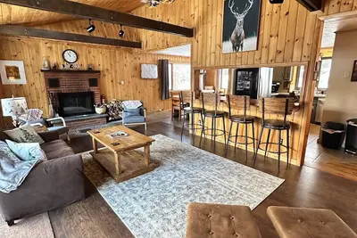 Nature’s Nest located in the heart of Wilmington, 5 minutes from Whiteface Mt. !