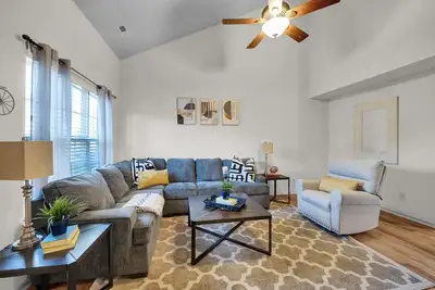 Chic 3br Townhome Next to Neuse River Trail - 1 Min Walk