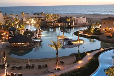 Image de Valentine Penthouse Getaway with amazing pools, ocean views, golf courses, spa