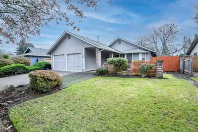 Image de Cheerful, Comfortable and Convenient 3 Bedroom Home