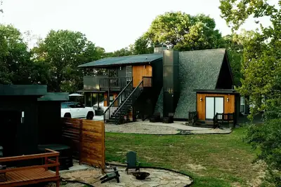 Image de Luxury Lake Living on Grand main