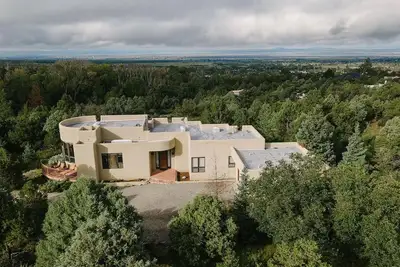 Modern Luxury & Sweeping Views in Arroyo Seco/Taos. Welcome to Walking Rain