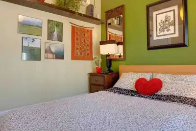 Image de Cozy pad in the Plateau Mont-Royal, 10 minutes to anything