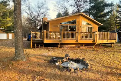 Image de Beautiful waterfront and wildlife views in this quiet riverfront cabin