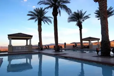 Image de Luxurious Lake Las Vegas Community with Pool, Gym, Clubhouse & Amazing Lake View