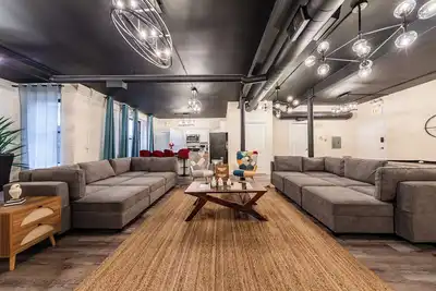 Image de Chicago 4br Group Hideaway with Pool Table Near Wintrust Arena & Soldier Field