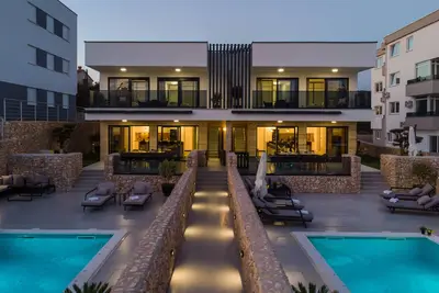 Luxury villa with pool Great Escape