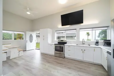 Image de Embrace the soothing trade winds & let the ocean breeze carry your worries away