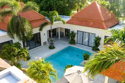 Image de Breathtaking 4-Bedroom Villa near the beach! Perfect for your next vacation.