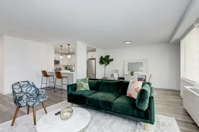 Image de Arlington 2br: Modern Comfort Meets City Life