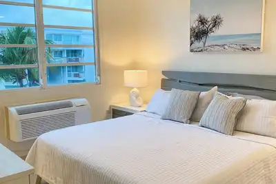 Image de Crab Shack Condo at the Beach! Newly renovated! Beachfront with pool!