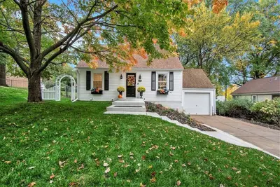 Image de Beautiful Benson Cottage with Year-Round Hot Tub!