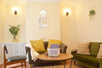 Image de Peaceful King bed house with Free parking & Garden