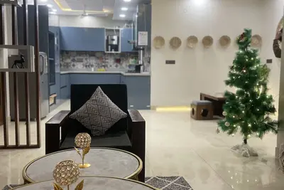 Image de 4bhk luxurious flat near airport\n