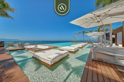 Image de Luxury 1br Condo - Rooftop Pool - Bay View