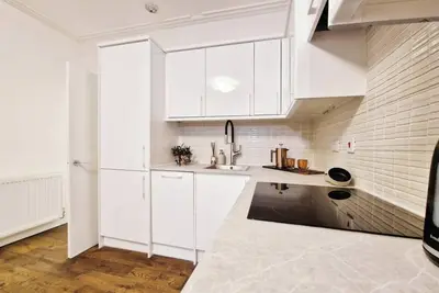 Every Comfort, New Luxury Renovation, Perfect Location, Live like a local