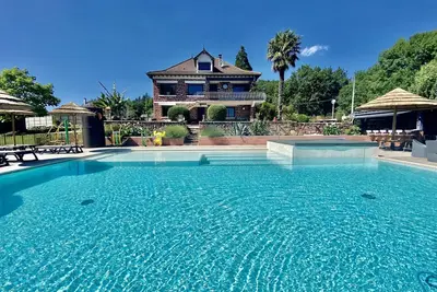 Image de Gîte de charme grande capacité haut de gamme