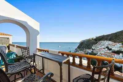 Image de H1786 - Corner Villa with Stunning Ocean Views, Cart, 9 Steps, fireplace