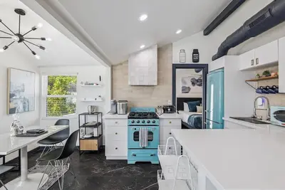 Downtown Phoenix Modern Retreat B | Walkable