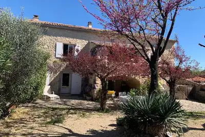 Image de Ancien mas provençal restauré sur les hauts d'un village de caractère