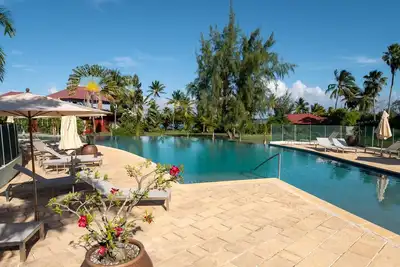 Image de Superbe villa avec vue sur la piscine et la mer, séjour d'exception.