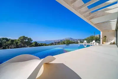 Image de Villa Iris Javea, avec Piscine à Débordement et Vue sur la Mer