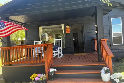 Image de Charming 2-bedroom house in peaceful Prescott, walking distance to Whiskey Row.