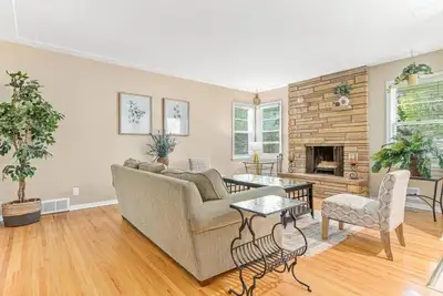 Image de Boho Brooklyn, Minutes to Vikings Us Bank Stadium