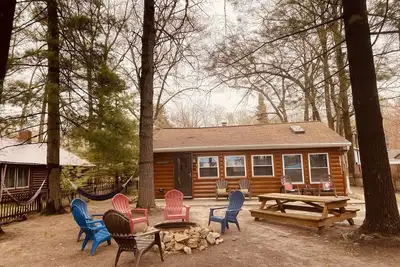 Image de Scenic Cabin by the Lake