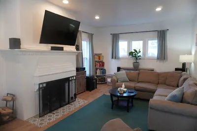 Charming home 7 minutes from downtown, no cleaning fee
