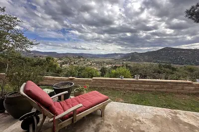 Image de Amazing views. 8 min to I-15. Large rooms & outdoor patios. Monthly discount!