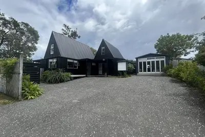 Image de Large Family Bach with Games room and Wifi. Pet friendly!
