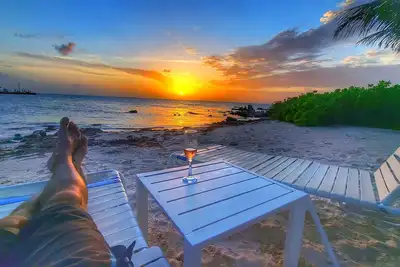 Image de Caribbean Marine Park Retreat – Beachfront Bliss Awaits. With kayak