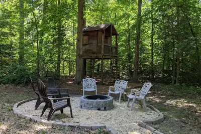 Image de Lake Access Cottage-1 Min Walk to Lake | Kayaks | Game Room | Kid Friendly