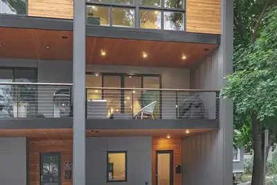 Image de 3b/3ba Townhome in the Heart of Downtown w/Garage