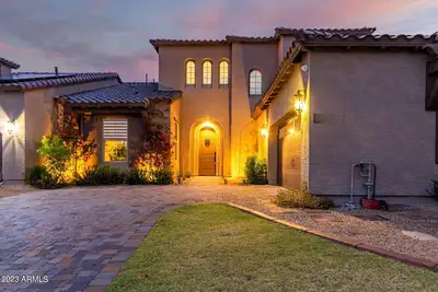 Image de 3+ Bed/2. 5 Bath Luxury Villa on the10th Green of the Golf Club at Estrella.