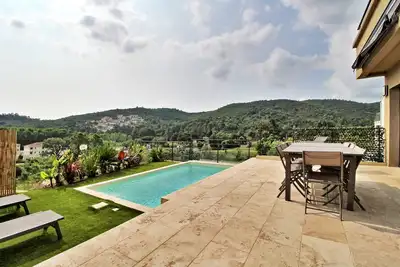 Image de Villa Pietra avec piscine privée chauffée à 300 mètres de la plage de Favone
