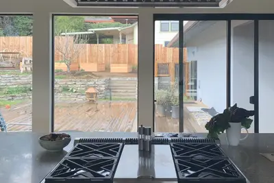 Image de Newly renovated modern home with Adu, Outdoor shower, Luxurious garden and patio