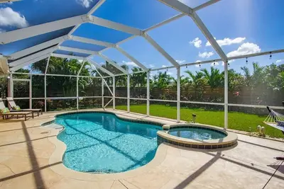 Image de Palm Tree Paradise - Pet Friendly - Min to Beaches