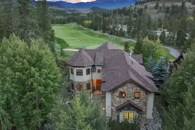 Image de The Country Club🏌🏻♂️Luxury Golf & Ski ⛰ Views ⛳️ Sleeps 19 • $0 Cleaning Fee